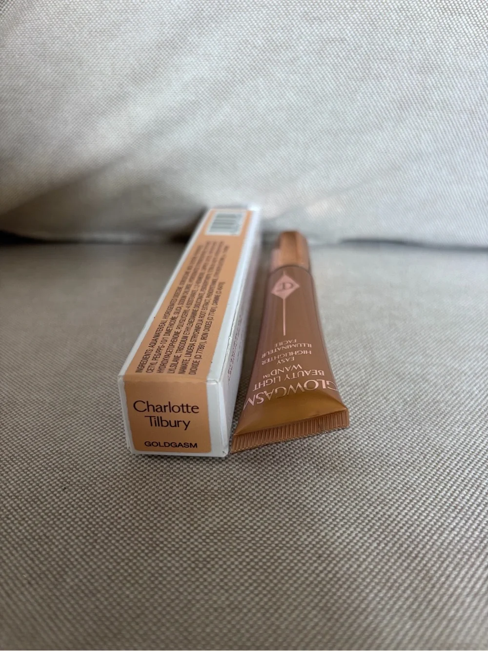 Charlotte Tilbury Glowgasm Beauty Light Wand - Bronze Tone Highlighter